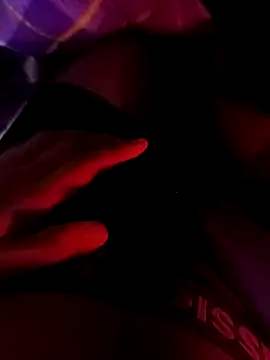 Snapshot of xyrus_ chatting on December 29, 2024, 6:05 pm xyrus online show from December 29, 2024, 6:05 pm