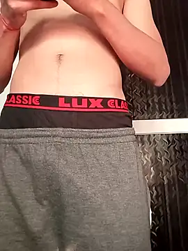 Snapshot of xyrus_ chatting on February 2, 2025, 10:46 am xyrus online show from February 2, 2025, 10:46 am