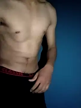 Snapshot of xyrus_ chatting on February 13, 2025, 5:54 pm xyrus online show from February 13, 2025, 5:54 pm