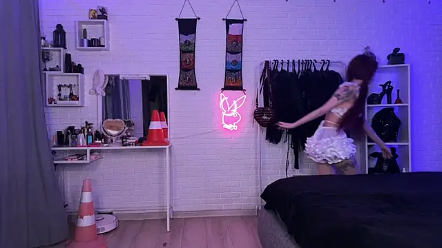 Snapshot of Marcellean chatting on November 12, 2025, 5:30 am Marcellean online show from November 12, 2025, 5:30 am