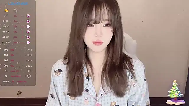 Snapshot of Mini-X chatting on February 10, 2025, 12:29 pm Mini-X online show from February 10, 2025, 12:29 pm