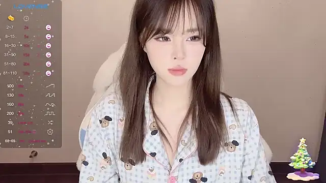 Snapshot of Mini-X chatting on February 10, 2025, 3:32 pm Mini-X online show from February 10, 2025, 3:32 pm