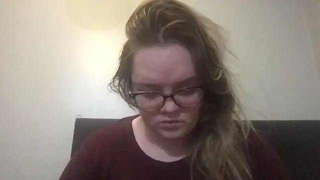 honeyyy24 online show from October 29, 2025, 9:27 pm