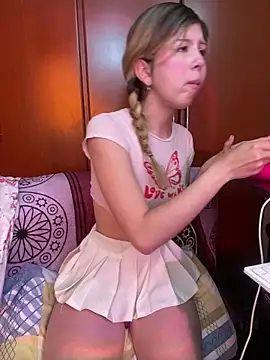 KittieCatty online show from October 5, 2025, 9:13 pm