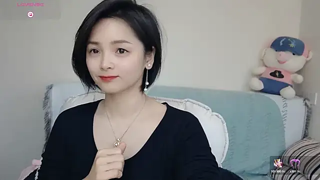 judy522 online show from January 3, 2025, 2:43 am