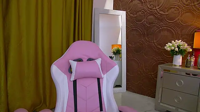 Snapshot of IrisMonn chatting on December 20, 2024, 5:47 am IrisMonn online show from December 20, 2024, 5:47 am