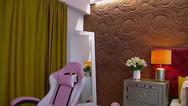 Snapshot of IrisMonn chatting on February 13, 2025, 5:37 am IrisMonn online show from February 13, 2025, 5:37 am