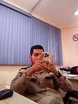 EnriquePersian197 online show from January 2, 2025, 3:40 pm