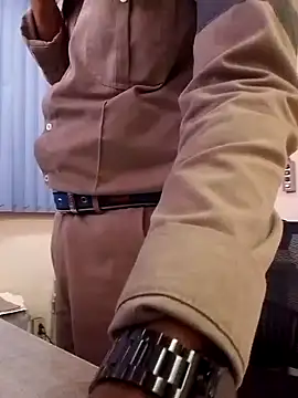 EnriquePersian197 online show from January 9, 2025, 7:50 pm