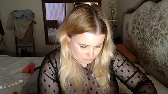 JosieAndYou online show from April 4, 2026, 2:03 pm