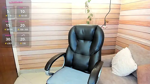 marien thomson  online show from October 2, 2025, 1:45 am