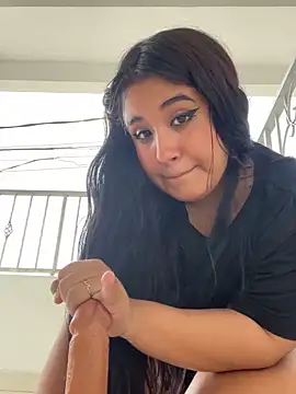 melyescobar online show from February 13, 2025, 3:14 pm