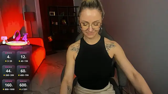 LadyIzabel online show from April 9, 2026, 2:44 pm