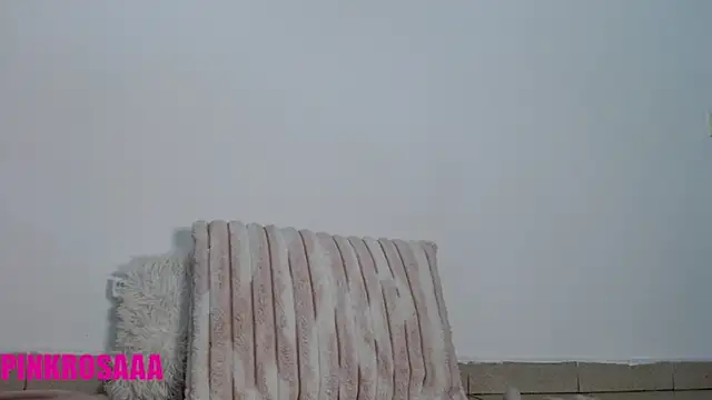 pinkrosaaa online show from June 19, 2026, 10:41 am