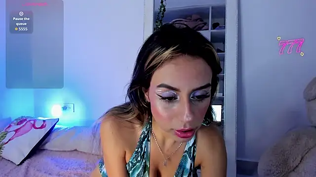 Lunadahia online show from June 11, 2026, 8:45 am