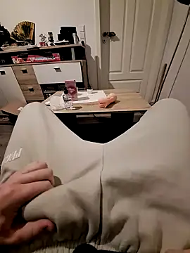 Snapshot of Kevindauerhorny chatting on December 9, 2024, 6:14 pm Kevindauerhorny online show from December 9, 2024, 6:14 pm