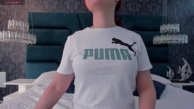 ELIZABETT  online show from March 19, 2025, 2:13 pm