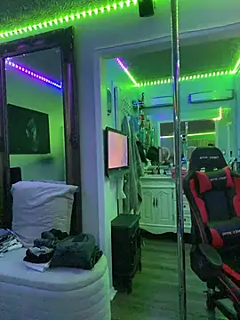 Snapshot of curvyfunlover chatting on February 9, 2026, 2:15 am curvyfunlover online show from February 9, 2026, 2:15 am