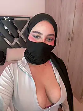 Snapshot of amaal_ chatting on October 11, 2025, 10:19 pm amaal online show from October 11, 2025, 10:19 pm