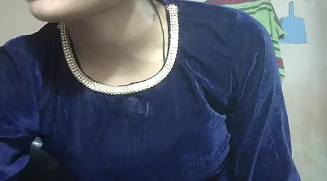 Snapshot of Aayesha chatting on December 3, 2024, 4:06 pm Aayesha online show from December 3, 2024, 4:06 pm