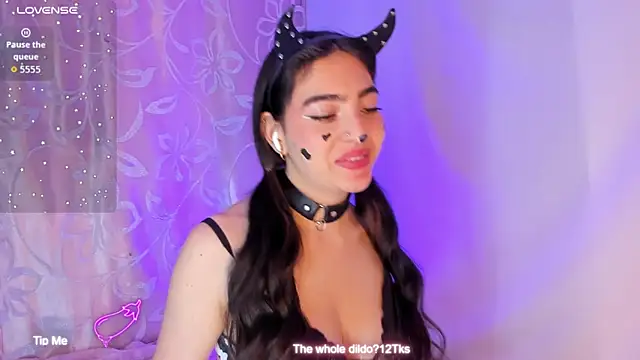 Snapshot of Arii_vega_ chatting on October 31, 2025, 12:39 pm Arii vega online show from October 31, 2025, 12:39 pm