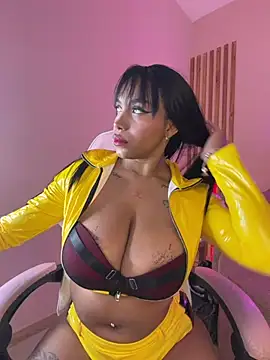 MadeleineSanez online show from June 22, 2026, 12:56 am