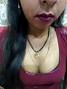 Snapshot of Sharmila-Singh chatting on April 13, 2026, 6:19 am Sharmila-Singh online show from April 13, 2026, 6:19 am