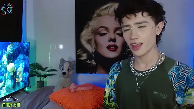 maxiy 001 online show from November 27, 2025, 2:46 am