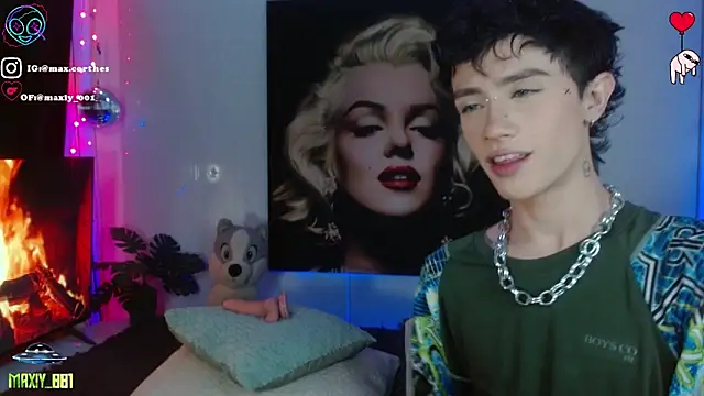 maxiy 001 online show from April 18, 2026, 4:16 am