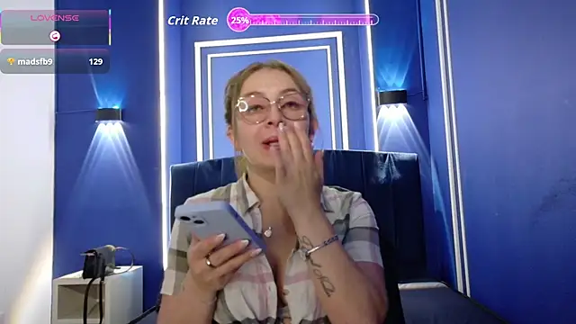 Snapshot of _isaabellaa chatting on February 4, 2026, 4:13 pm isaabellaa online show from February 4, 2026, 4:13 pm