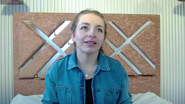  isaabellaa online show from March 23, 2026, 4:22 pm