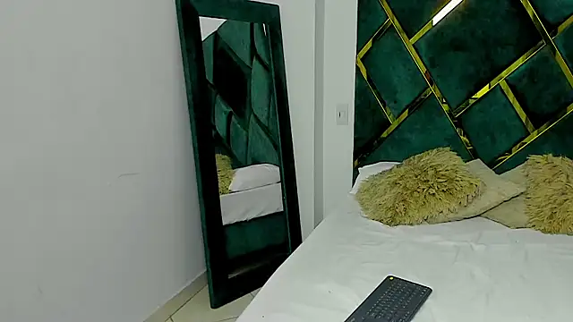 Criss Ariana online show from February 24, 2025, 6:04 pm