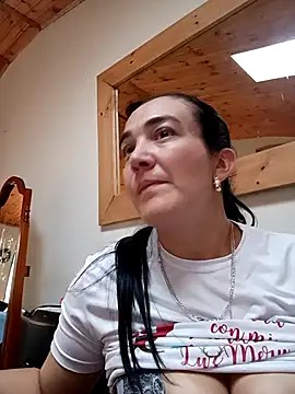 skayhot  online show from February 15, 2025, 7:28 pm