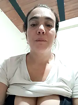 skayhot  online show from February 20, 2025, 1:14 am