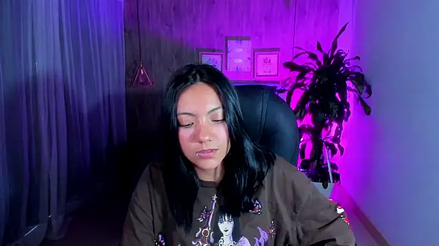 Snapshot of miichael_black chatting on January 16, 2025, 6:48 pm miichael black online show from January 16, 2025, 6:48 pm