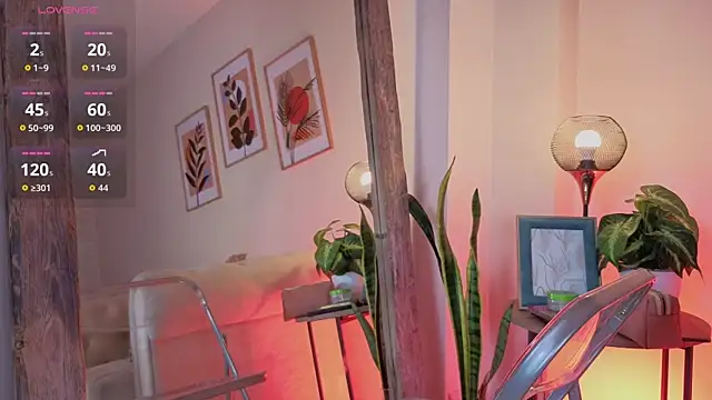 DahianaWalcott online show from October 3, 2025, 2:36 pm