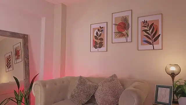 DahianaWalcott online show from March 19, 2026, 6:56 pm