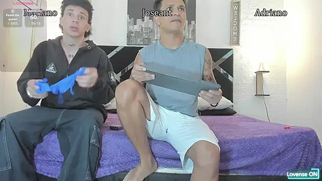 Snapshot of toyboys1 chatting on September 19, 2025, 3:41 am toyboys1 online show from September 19, 2025, 3:41 am