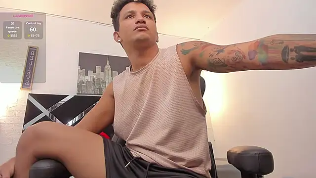 Snapshot of toyboys1 chatting on September 24, 2025, 3:32 am toyboys1 online show from September 24, 2025, 3:32 am