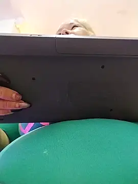 girl amada online show from November 9, 2025, 9:29 am