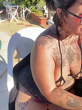 blondy40 online show from October 8, 2025, 2:04 pm