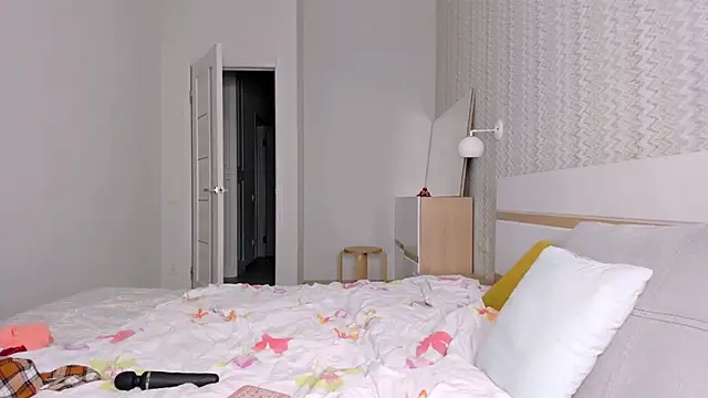 Clear Angel online show from September 20, 2025, 2:34 am