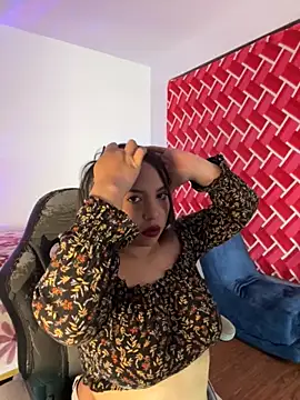 Snapshot of emiily15__ chatting on October 2, 2025, 7:21 pm emiily15 online show from October 2, 2025, 7:21 pm