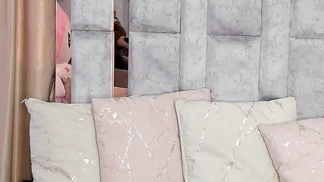 karol noa online show from November 7, 2025, 11:43 am