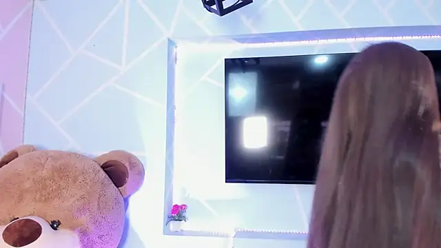 karol noa online show from November 11, 2025, 11:43 am