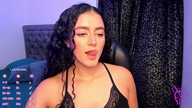 Adhara-zanne online show from November 28, 2025, 9:06 pm