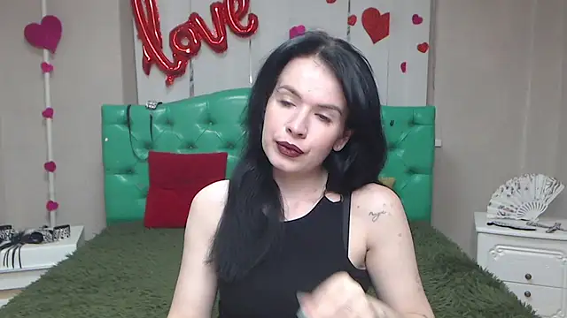 Snapshot of JasmineKouch chatting on May 6, 2026, 5:29 pm JasmineKouch online show from May 6, 2026, 5:29 pm