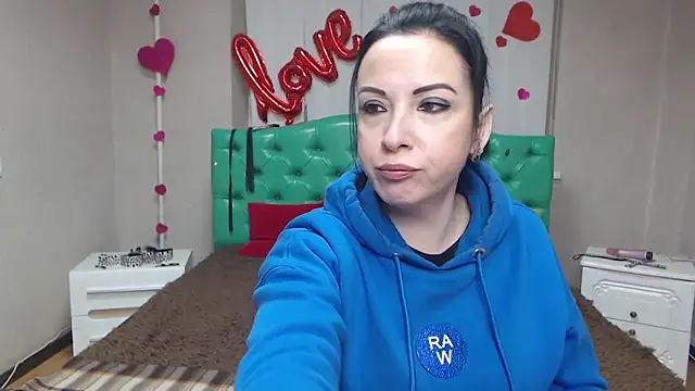 Snapshot of ElizabethSho chatting on February 11, 2026, 8:25 pm ElizabethSho online show from February 11, 2026, 8:25 pm