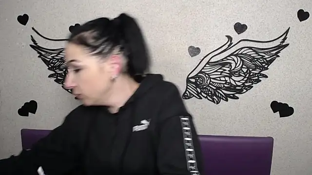 Snapshot of ElizabethSho chatting on February 14, 2026, 6:21 am ElizabethSho online show from February 14, 2026, 6:21 am