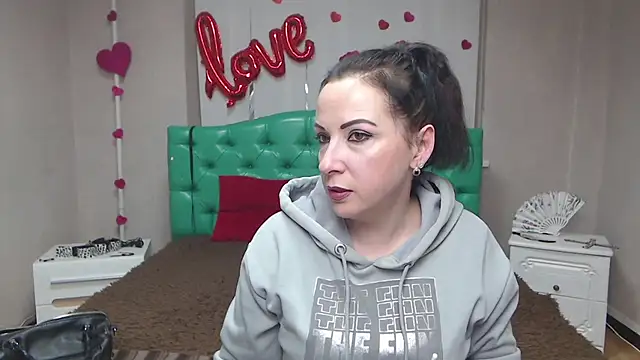 Snapshot of ElizabethSho chatting on February 28, 2026, 6:20 pm ElizabethSho online show from February 28, 2026, 6:20 pm